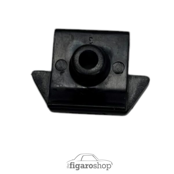 Nissan Figaro Rear Wheel Arch Liner Clip - Image 3